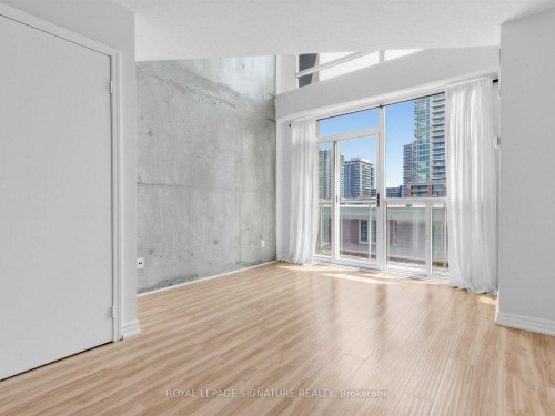438-1029 King Street W, Toronto, ON - Indoor Photo Showing Other Room