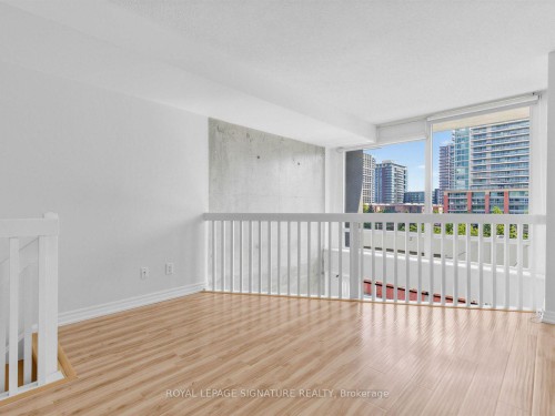 438-1029 King Street W, Toronto, ON - Indoor Photo Showing Other Room
