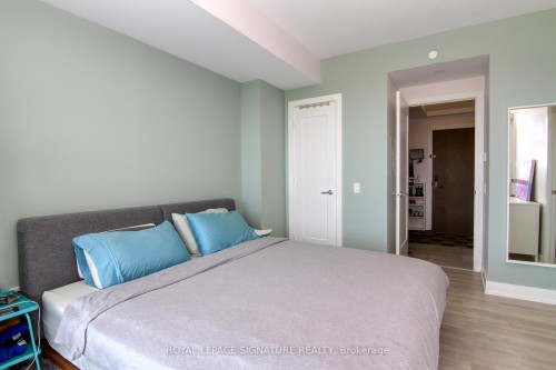 2009-30 Inn On The Park Drive, Toronto, ON - Indoor Photo Showing Bedroom