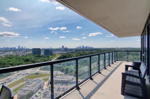 2009-30 Inn On The Park Drive, Toronto, ON - Outdoor With View With Exterior