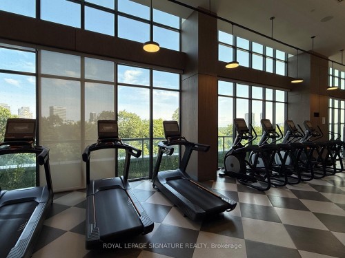 2009-30 Inn On The Park Drive, Toronto, ON - Indoor Photo Showing Gym Room