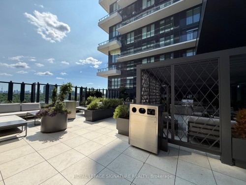 2009-30 Inn On The Park Drive, Toronto, ON - Outdoor