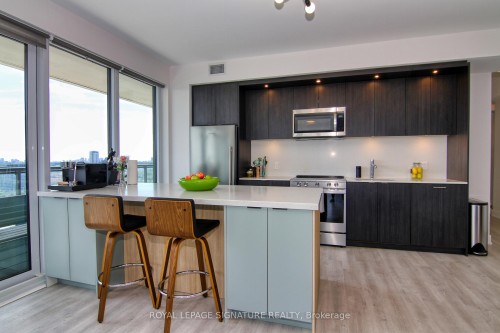 2009-30 Inn On The Park Drive, Toronto, ON - Indoor Photo Showing Kitchen With Stainless Steel Kitchen With Upgraded Kitchen