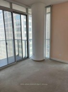 1307-126 Simcoe Street Toronto, ON M5H 4E6