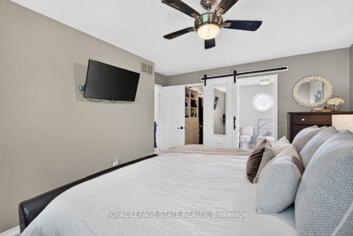 5140 Crimson King Way, Lincoln, ON - Indoor Photo Showing Bedroom