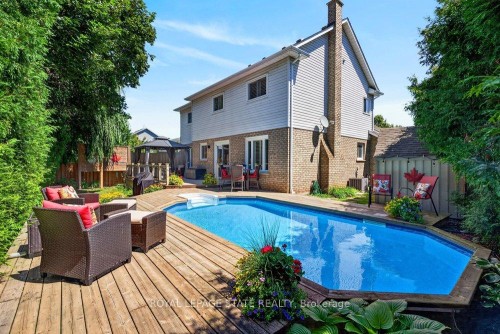 5140 Crimson King Way, Lincoln, ON - Outdoor With In Ground Pool With Deck Patio Veranda With Backyard With Exterior