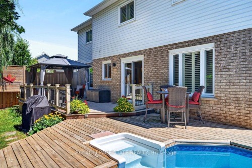 5140 Crimson King Way, Lincoln, ON - Outdoor With In Ground Pool With Deck Patio Veranda