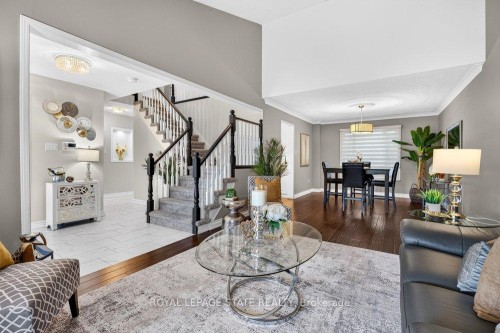 5140 Crimson King Way, Lincoln, ON - Indoor Photo Showing Living Room