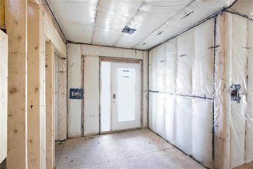 23109 Springfield 63N Rd, Springfield Rm, MB - Indoor
