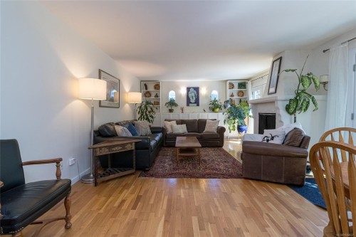 #B-1601 Haultain St, Victoria, BC - Indoor Photo Showing Living Room