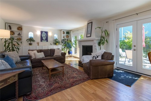 #B-1601 Haultain St, Victoria, BC - Indoor Photo Showing Living Room With Fireplace