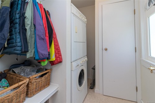 #B-1601 Haultain St, Victoria, BC - Indoor Photo Showing Laundry Room