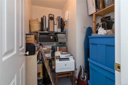 #B-1601 Haultain St, Victoria, BC - Indoor Photo Showing Other Room