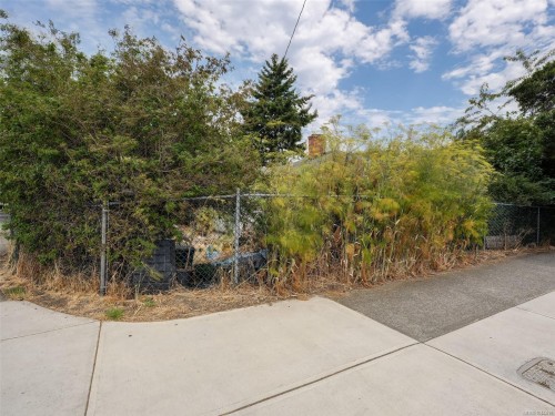 2607 Shelbourne St, Victoria, BC 