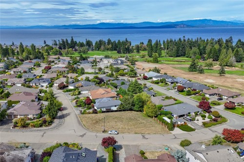 599 Tournament Tour, Qualicum Beach, BC 