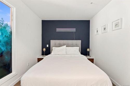 #215-517 Fisgard St, Victoria, BC - Indoor Photo Showing Bedroom