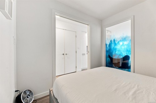 #215-517 Fisgard St, Victoria, BC - Indoor Photo Showing Bedroom