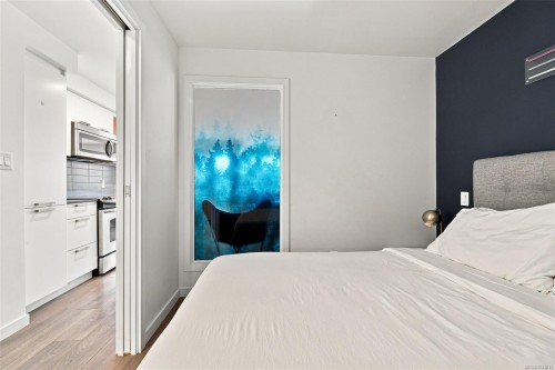 #215-517 Fisgard St, Victoria, BC - Indoor Photo Showing Bedroom