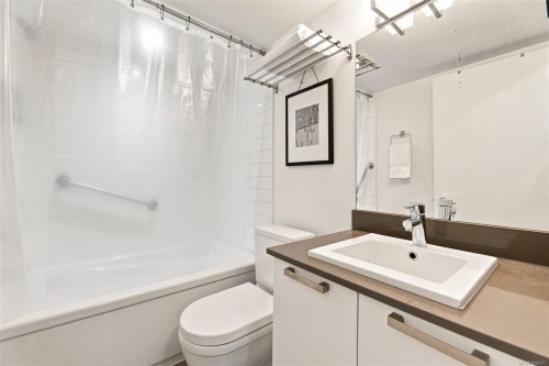 #215-517 Fisgard St, Victoria, BC - Indoor Photo Showing Bathroom