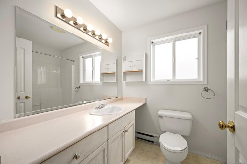 #B-2221 Embleton Cres, Courtenay, BC - Indoor Photo Showing Bathroom
