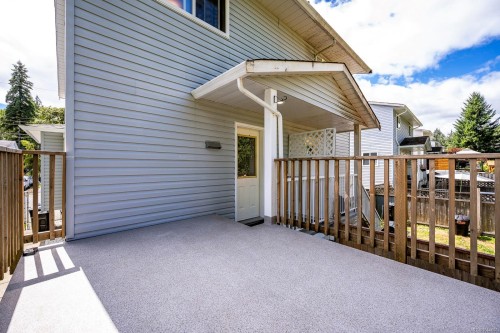 #B-2221 Embleton Cres, Courtenay, BC - Outdoor With Exterior