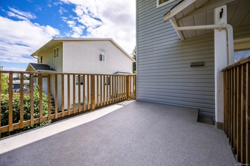 #B-2221 Embleton Cres, Courtenay, BC - Outdoor With Exterior