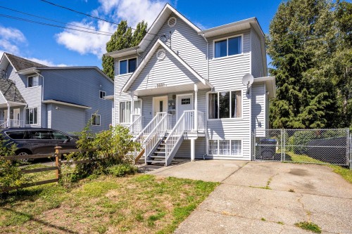 #B-2221 Embleton Cres, Courtenay, BC - Outdoor With Facade