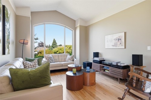 1096 Aery View Way, Parksville, BC 