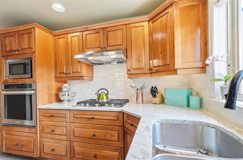 1096 Aery View Way, Parksville, BC 