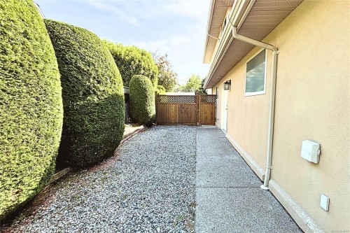 1096 Aery View Way, Parksville, BC 