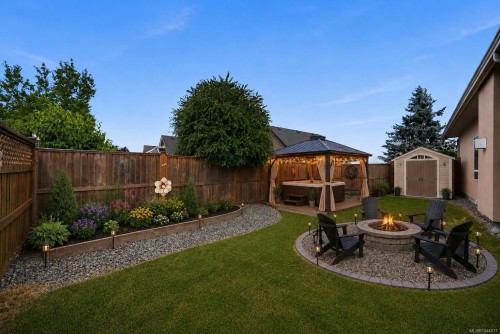 1096 Aery View Way, Parksville, BC 