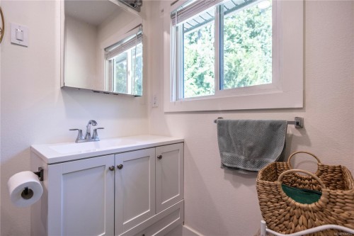 1841 Radway Rd, Shawnigan Lake, BC 