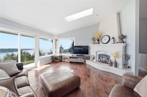 8485 Lisa Lane, Lantzville, BC 