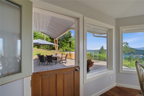 8485 Lisa Lane, Lantzville, BC 