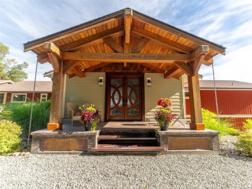 8485 Lisa Lane, Lantzville, BC 