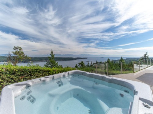 8485 Lisa Lane, Lantzville, BC 