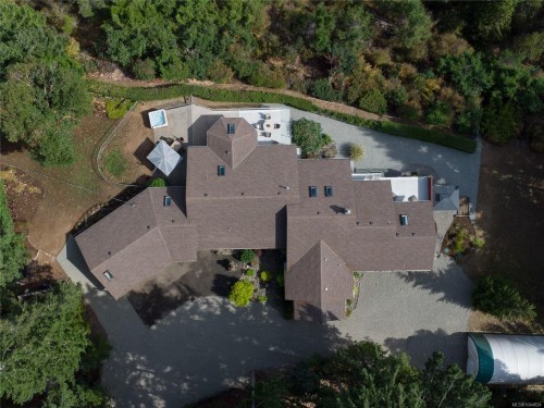 8485 Lisa Lane, Lantzville, BC 