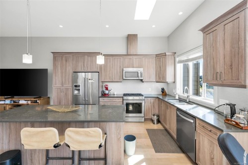 2423 Echo Valley Dr, Langford, BC 