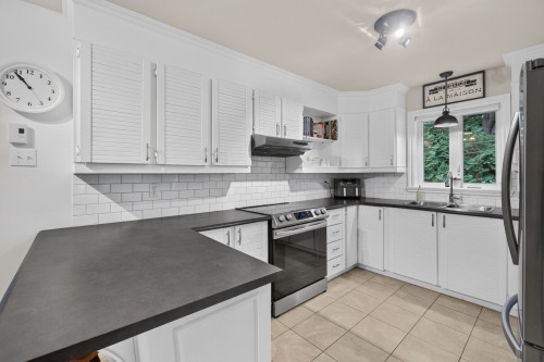 Kitchen - 621 Rue Des Hirondelles, Granby, QC - Indoor Photo Showing Kitchen With Double Sink
