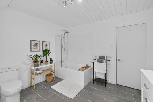 Master Bathroom - 621 Rue Des Hirondelles, Granby, QC - Indoor Photo Showing Bathroom