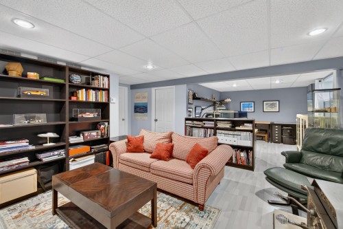 Family Room - 621 Rue Des Hirondelles, Granby, QC - Indoor Photo Showing Living Room