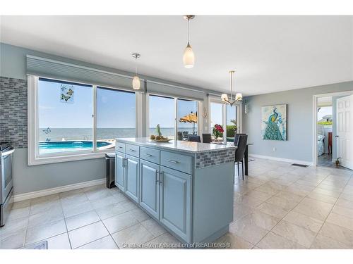 95 Island Crescent, Lighthouse Cove, ON - Indoor Photo Showing Kitchen