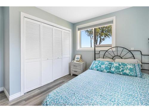 95 Island Crescent, Lighthouse Cove, ON - Indoor Photo Showing Bedroom