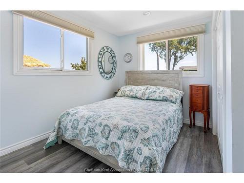 95 Island Crescent, Lighthouse Cove, ON - Indoor Photo Showing Bedroom