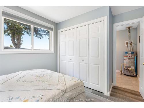 95 Island Crescent, Lighthouse Cove, ON - Indoor Photo Showing Bedroom