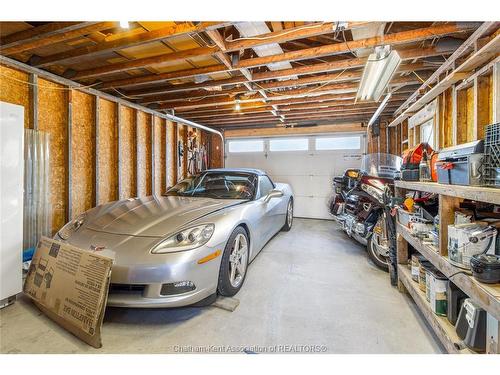 95 Island Crescent, Lighthouse Cove, ON - Indoor Photo Showing Garage