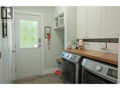 11414 Adams Avenue, Summerland, BC - Indoor Photo Showing Laundry Room