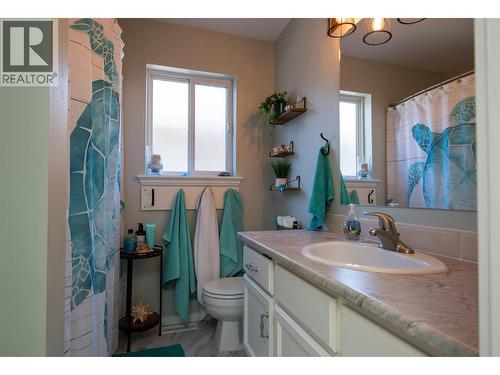 11414 Adams Avenue, Summerland, BC - Indoor Photo Showing Bathroom