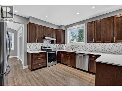 1218 Orizaba Court, Prince George, BC - Indoor Photo Showing Kitchen With Upgraded Kitchen