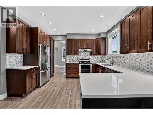 1218 Orizaba Court, Prince George, BC - Indoor Photo Showing Kitchen With Upgraded Kitchen